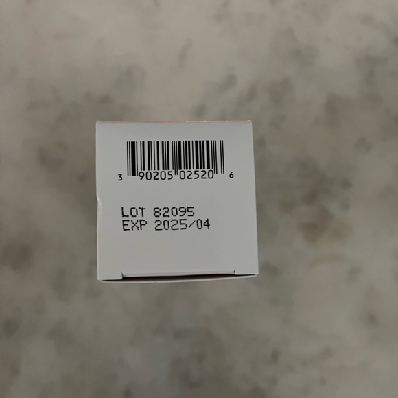 EltaMD UV Clear Tinted Broad-Spectrum SPF 46 EXP 4/2025 New In Box 1.7oz - Picture 5 of 10